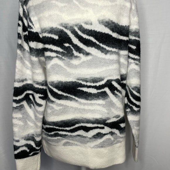 A New Day Grey, Black, Cream Color Sweater Size Small - Picture 4 of 6